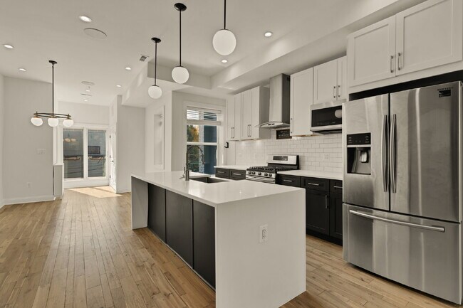 Photo - Penthouse 2BR/2.5BA with 3 Private Outdoor... Unidad #PHB