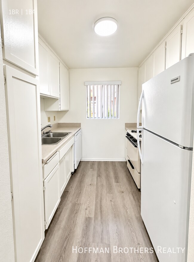 9915 National Blvd Unit 106