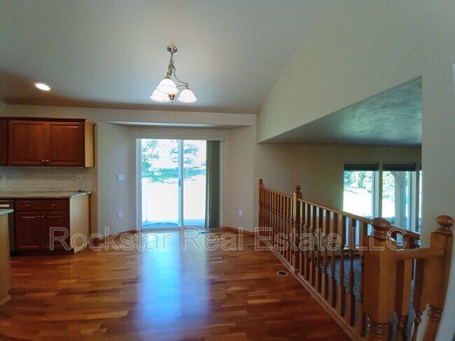 Photo - 6720 S Moran View St