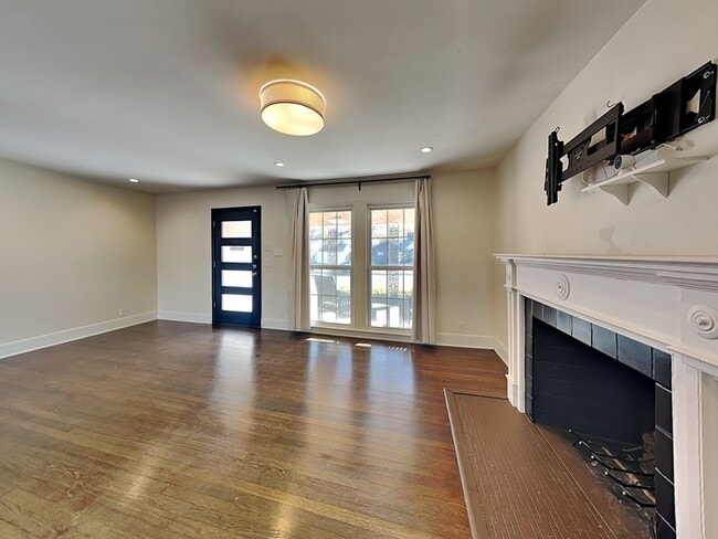 Photo - 5027 Wenonah Dr