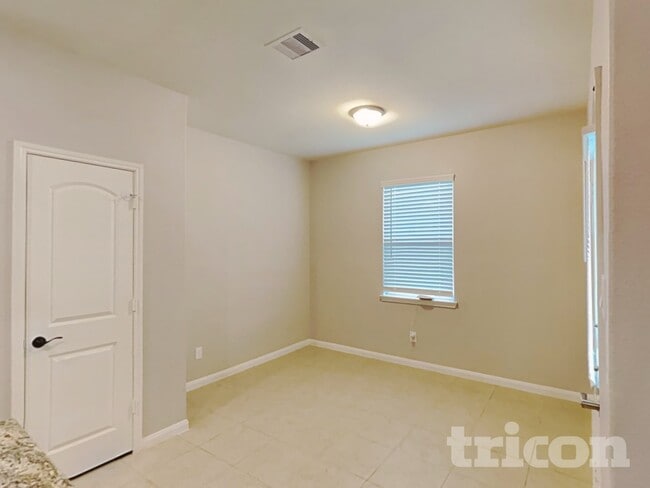 Photo - 8888 Oval Glass St