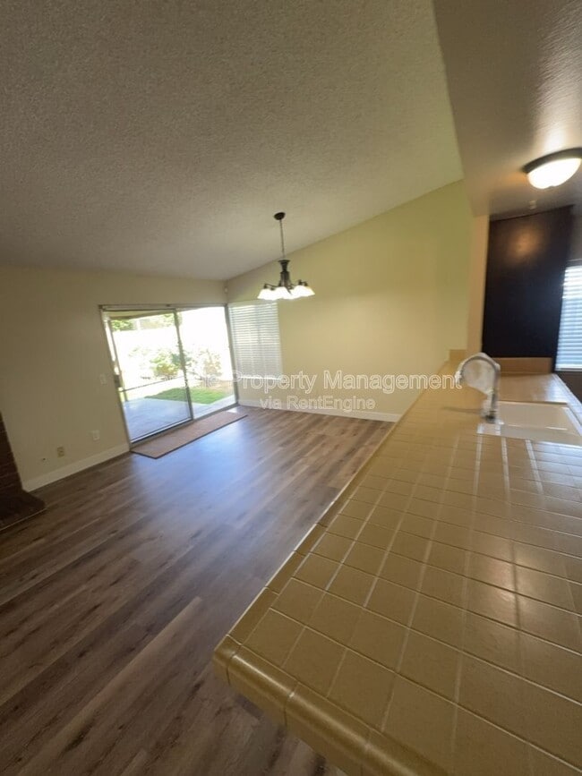 Photo - 1046 W Eucalyptus Ct
