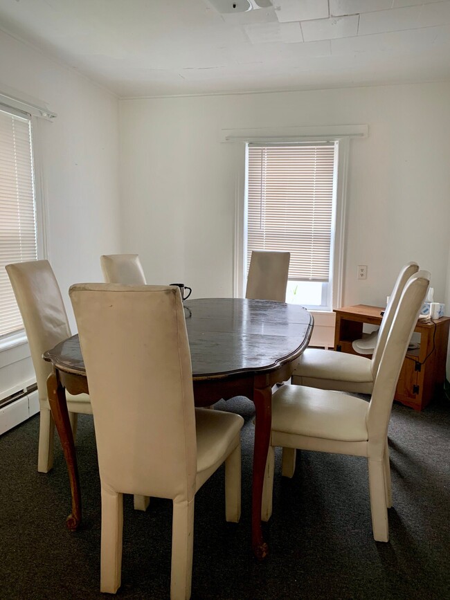Photo - 155 Oak St