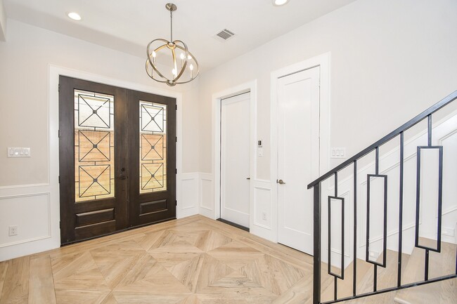 Photo - 2315 Peckham St