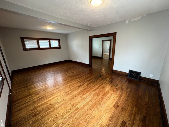 Photo - Fully Remodeled 3Bedroom House!
