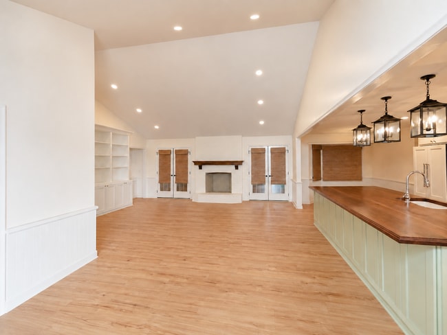 Photo - 508 W Harry St