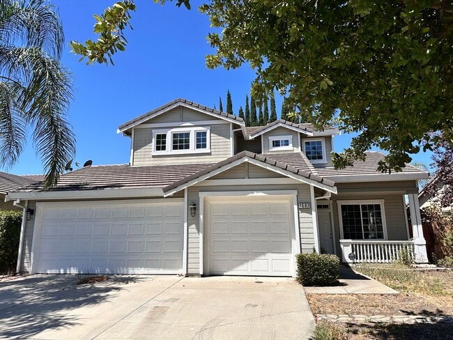 Building Photo - 4 Bedroom 3 Bathroom Available Now Rental