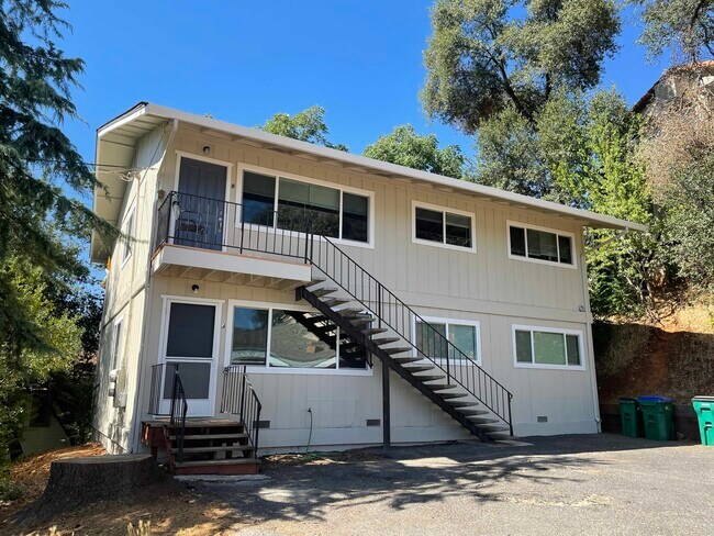 Building Photo - 435 S Shepherd St Unit A Rental
