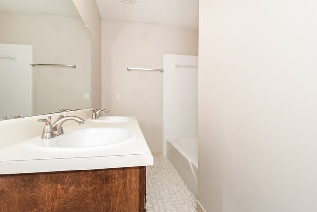 Photo - Fantastic 4bd/2.5ba home! Let yourself in!