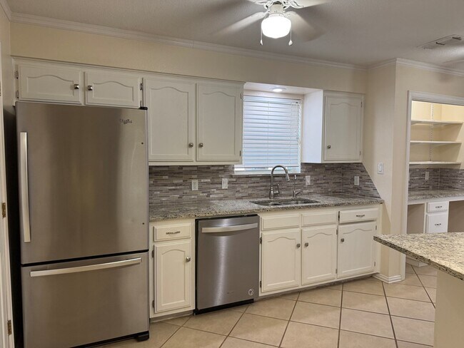 Photo - 15 N Broken Bow Cir