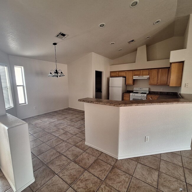 10152 E 38th Pl