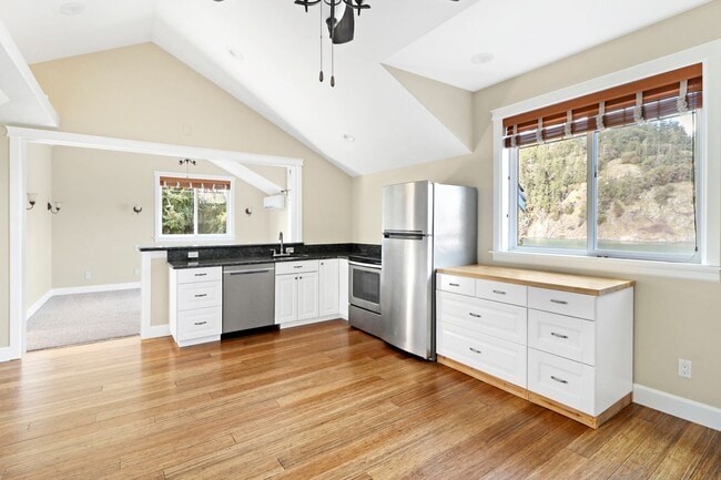 Photo - 338 N Cornet Bay Rd Unidad #A[21003198]^