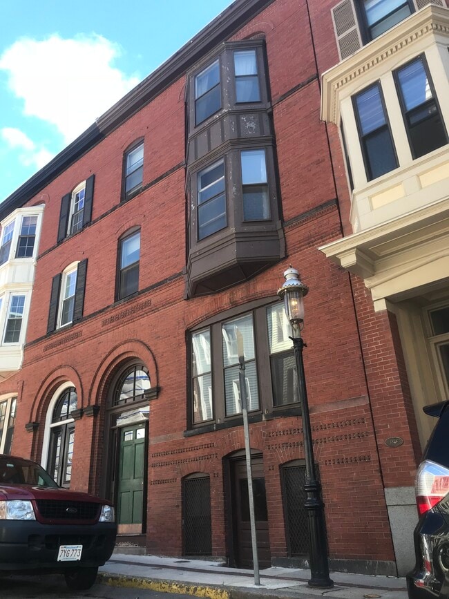 Building Photo - 29 Winthrop St Unit Apt #1