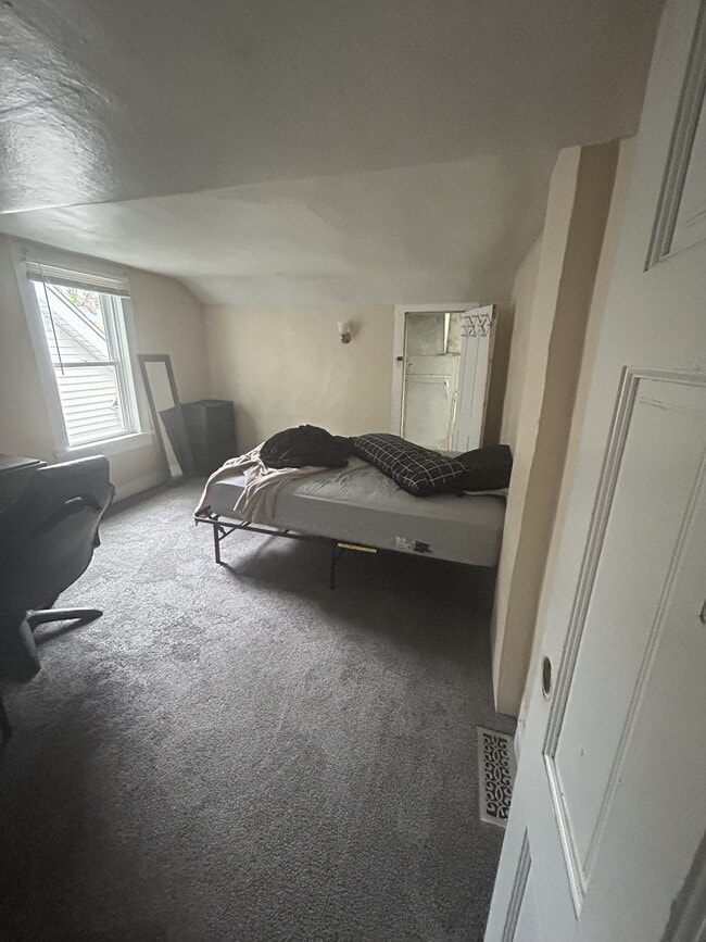 Photo - 24 Custer St