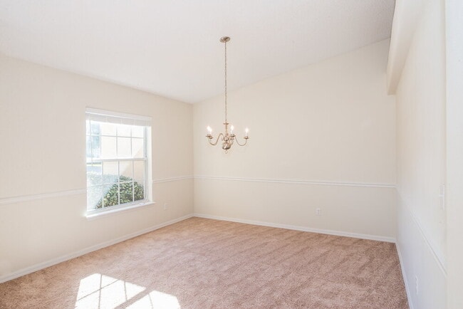 Photo - 11040 Apple Blossom Trail W