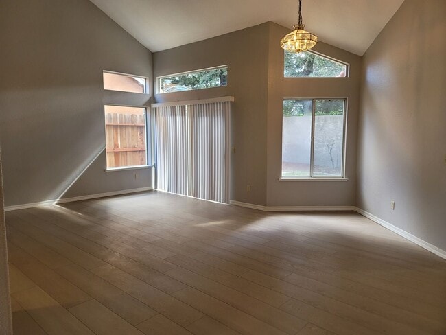 Photo - Oakdale Beauty