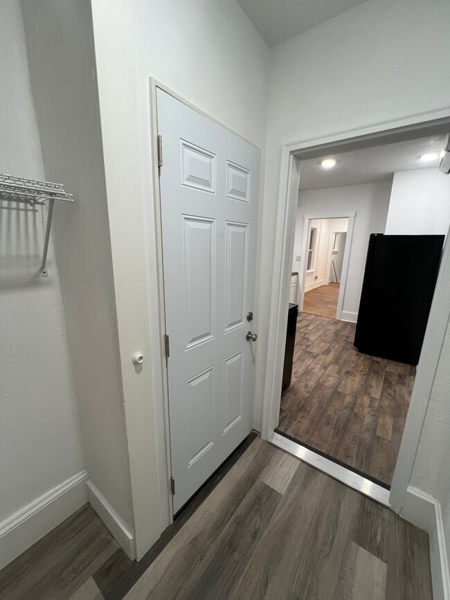 Mud Room - 5206 King Hill Ave Unit Apartment C