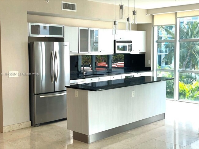 Building Photo - 3131 NE 188th St Unit 1-702