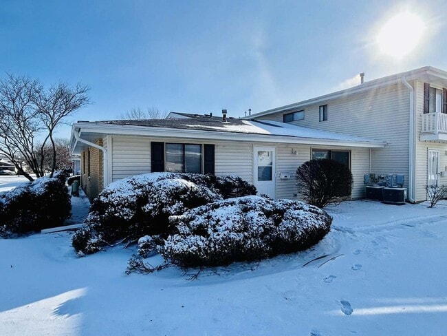 Building Photo - 1336 Wakeby Ln