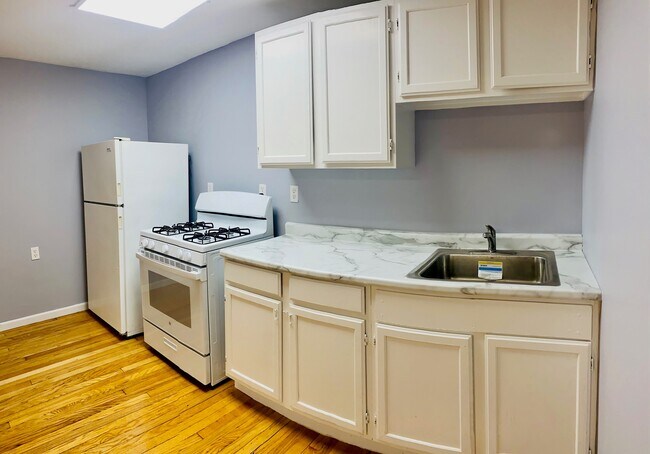 Photo - 4355 S Sawyer Ave Apartments Unit 002