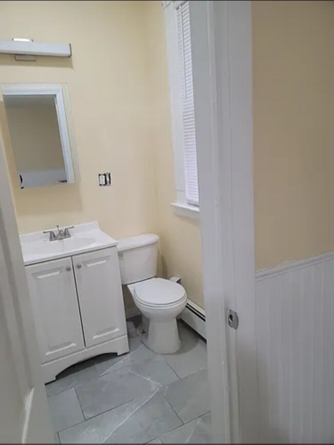 357 Poplar St Unit 2nd Floor