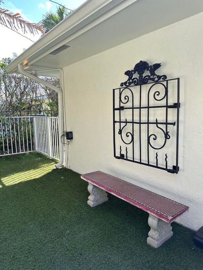 Photo - 1080 Walnut Terrace