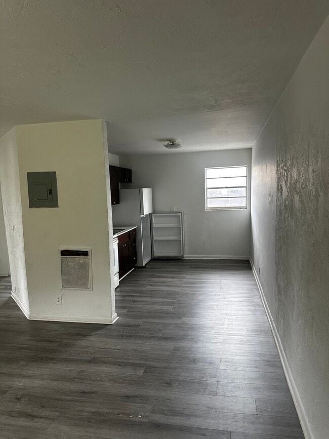 Photo - 1120 N Sapodilla Ave Unit #4