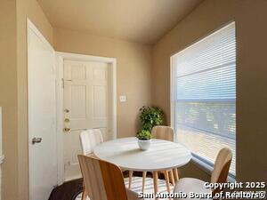 Photo - 2000 W Mistletoe Ave