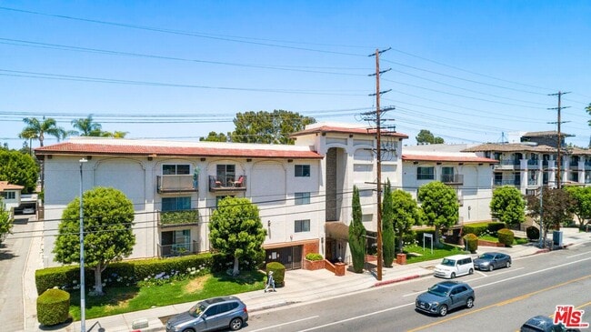 Building Photo - 12801 Moorpark St Unit 308