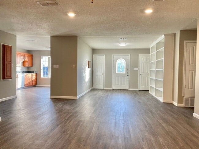 Photo - 204-206 Honey Bee Drive Unit 206