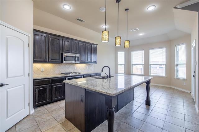 Photo - 637 Peach Ln
