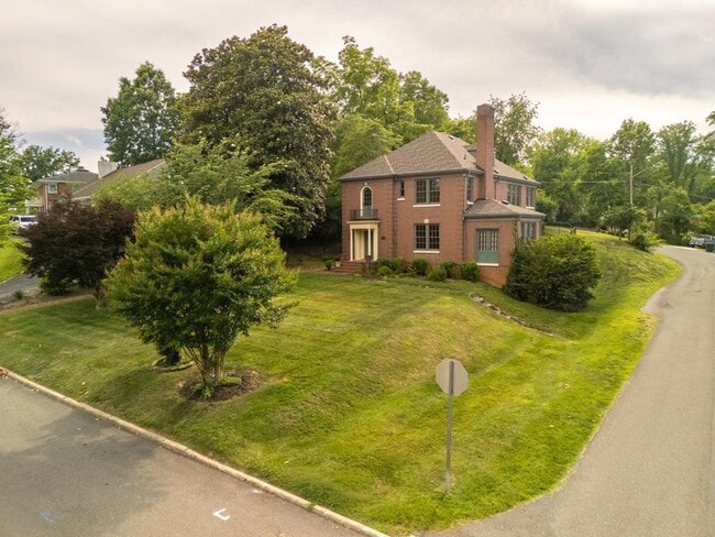 Photo - 290 Long Cres Dr