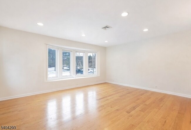 Photo - 135 Grove St