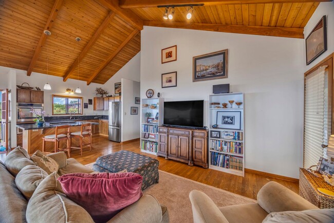 Building Photo - Fully Furnished 4BR in Kula. Garage, Bonus... Rental