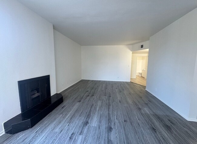 Photo - 4343 Whitsett Ave Unit 201