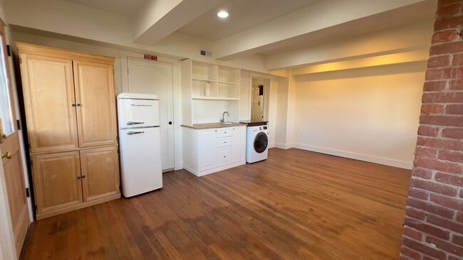 Photo - 1588 Grand Ave Unit 1588 Grand Ave. C/Studio