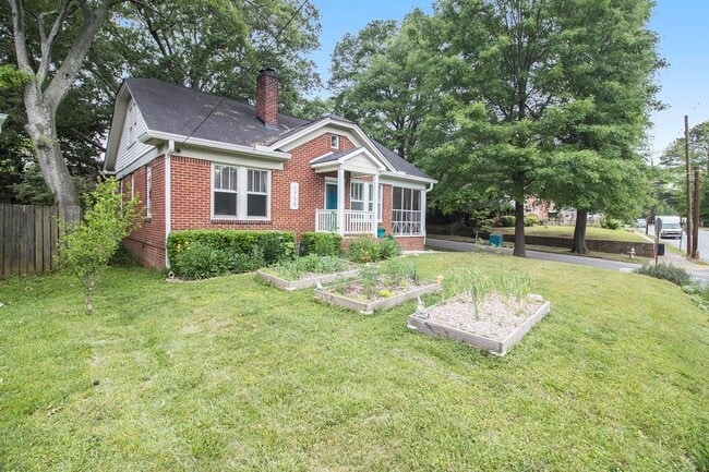 Photo - 1755 Langston Ave SW