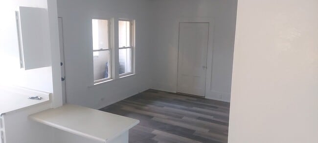 Photo - 815 G St