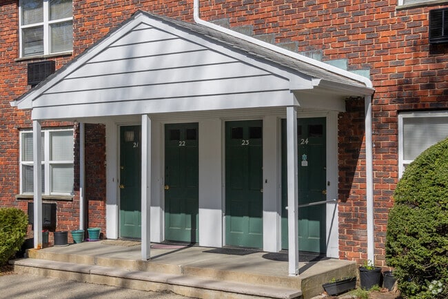 Photo - Virginia Court Apartments