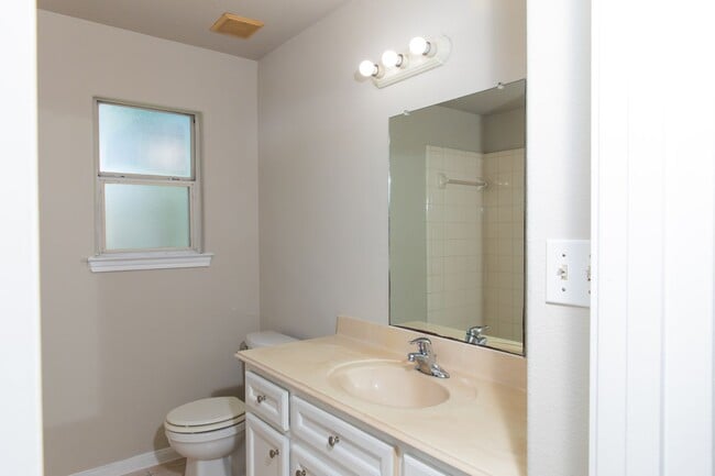 Photo - Duplex For Lease Unit Cravens Place H1