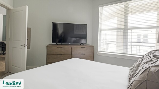 Photo - 1619 N Frazier St Unidad 439