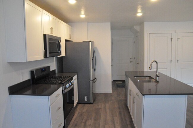 Photo - 867 N 3540 W