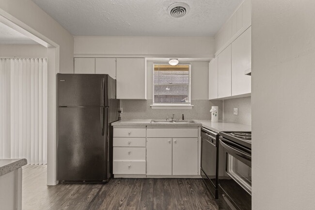 Photo - Crossings at Clairemont