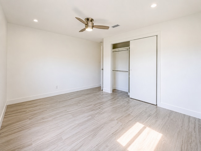 Photo - 1590 SW 14th Ave