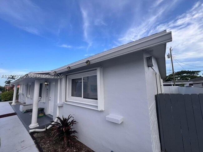 9332 SW 40th St Unit 9332