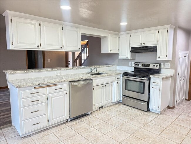 Photo - 213 Woodbridge Cir