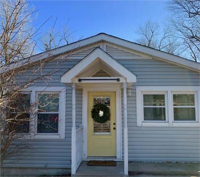 Photo - Quiet and quaint, this East Fayetteville cottage is one of a kind!