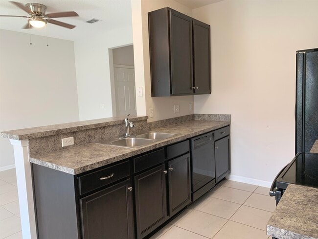 Photo - 87 Moultrie Village Ln