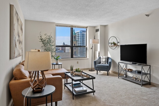 1 BD XL Living room