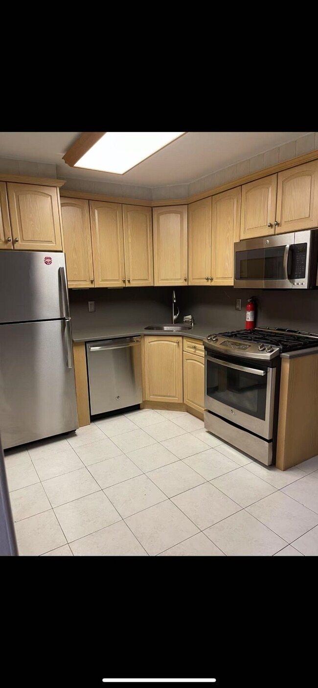 Photo - 1723 Shore Pky Apartment Unit 1
